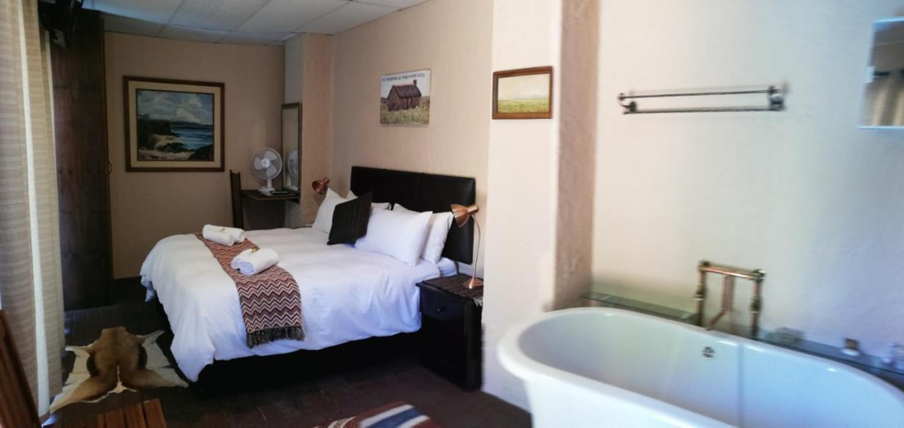 Safari Guesthouse Vryburg Exterior photo