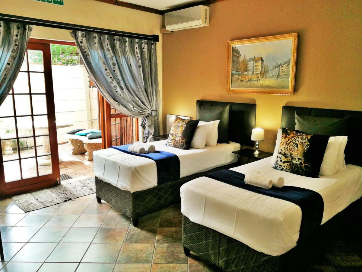 Safari Guesthouse Vryburg Exterior photo