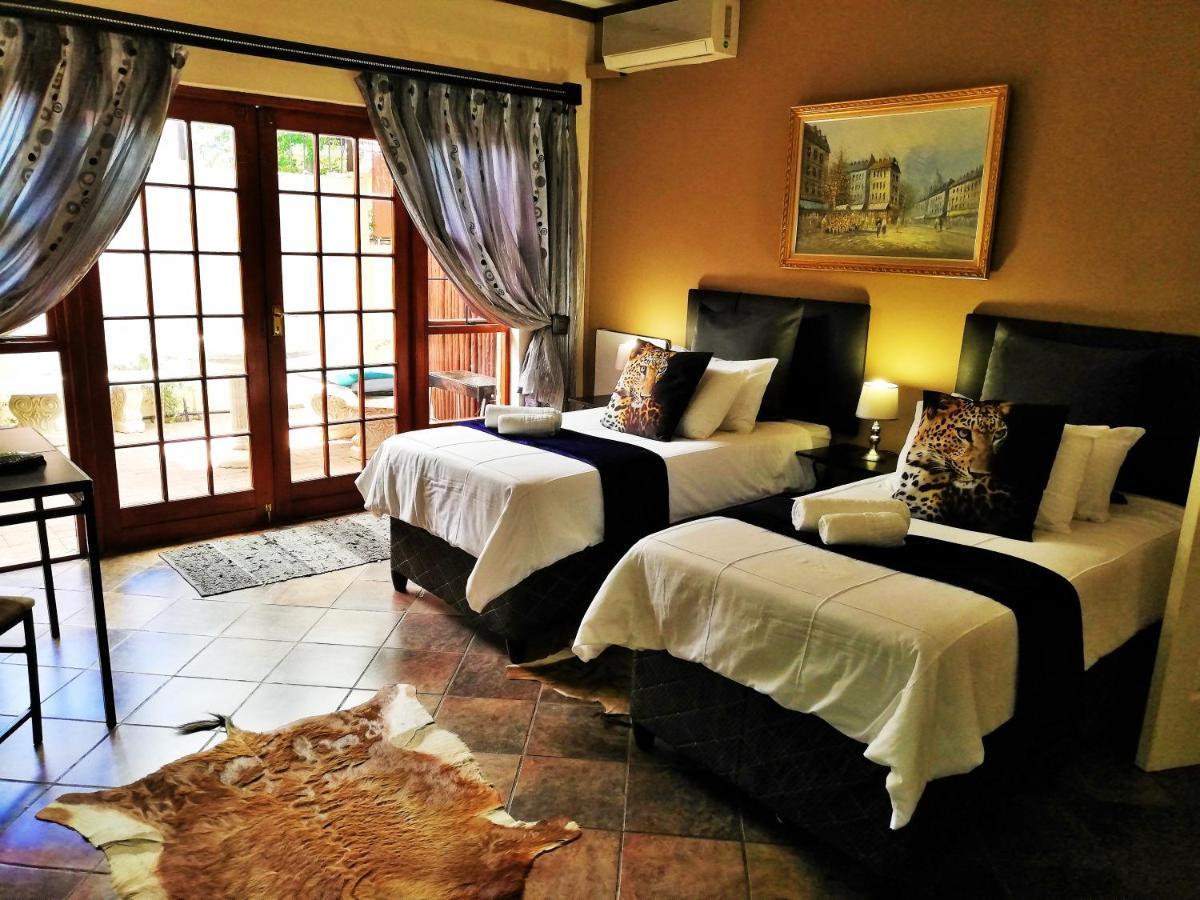 Safari Guesthouse Vryburg Exterior photo