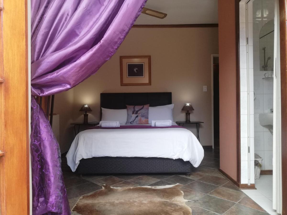 Safari Guesthouse Vryburg Exterior photo